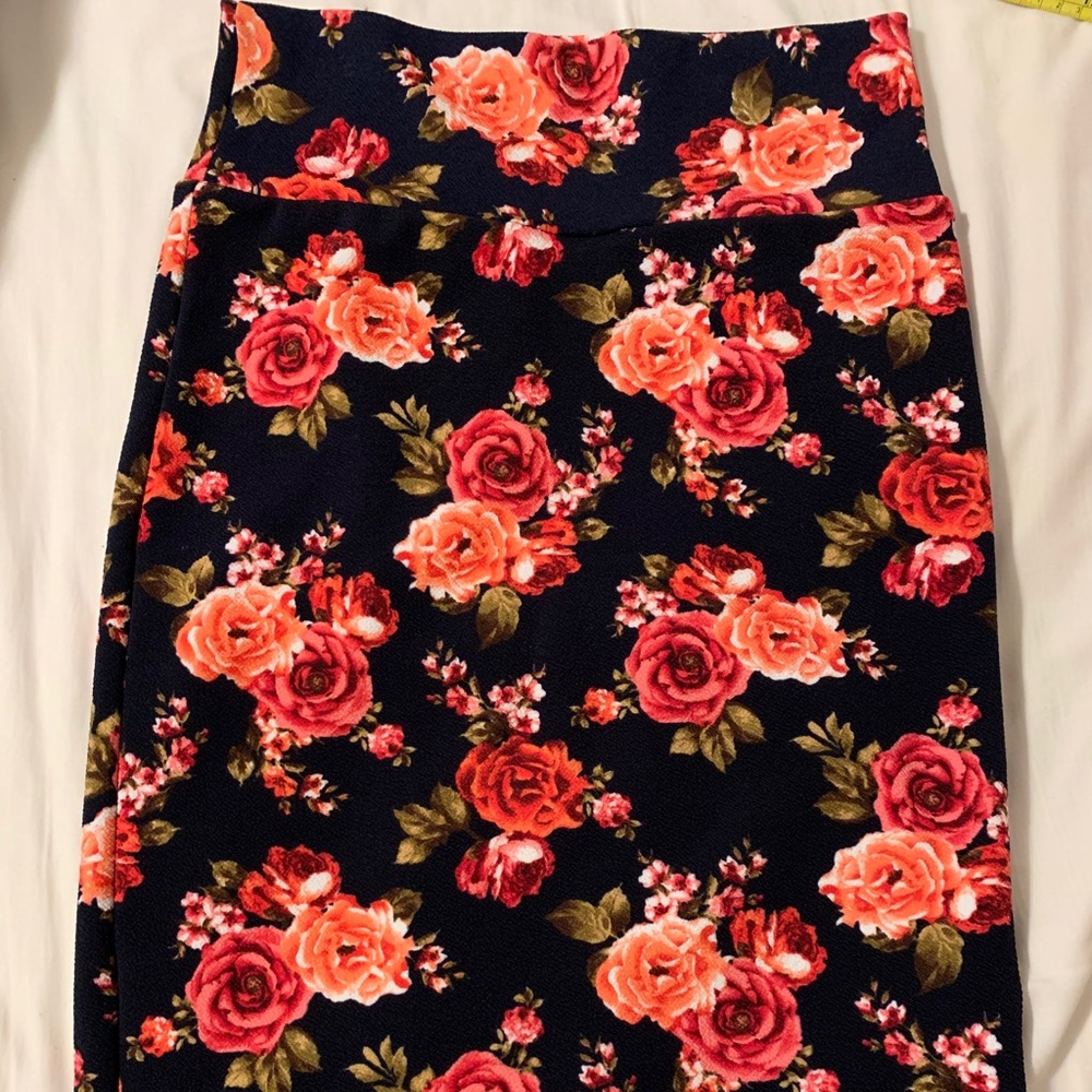 LuLaRoe Cassie floral hard to find S